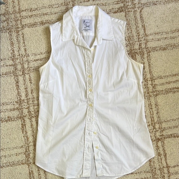 The Shirt by Rochelle Behrens White Sleeveless Fitted Button Down - Picture 1 of 2